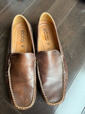 ECCO Men’s Dark Brown Leather Slip-On Loafers